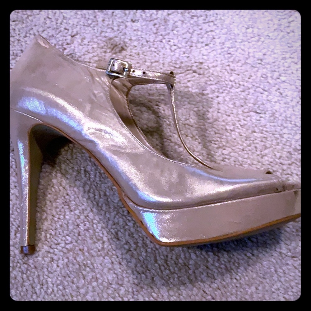 Vince Camuto High heels -brand new!